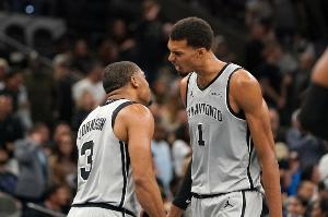 斯奈德：馬刺表現(xiàn)出色是理所應(yīng)當(dāng) 他們拼盡全力而且非常無私