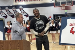 杰倫·格林高中球衣退役 太陽主教練和多位新隊(duì)友到場(chǎng)支持