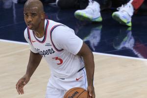 南村群童欺我老無力！保羅弧頂擋拆球被直接捅掉 貝恩笑納快攻