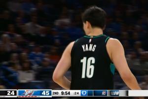 ??NBA生涯首個(gè)三分！楊瀚森迎著哈滕三分轟進(jìn)！