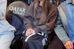 明天在紐約開演唱會！GEM鄧紫棋來到籃網主場觀戰(zhàn)！