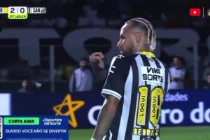 內(nèi)馬爾示意對(duì)手球迷閉嘴！做手勢(shì)嘲諷對(duì)方是支小球隊(duì)??