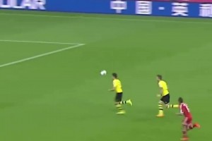 渣叔：一切盡在掌握中！名場(chǎng)面：霍夫曼接帕帕長(zhǎng)傳挑射破門！