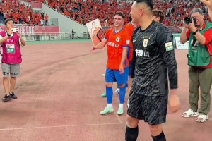 王大雷今天是真開(kāi)心，We are one再現(xiàn)奧體中心