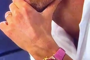 壕??價值90萬美元！昨日梅西看比賽佩戴粉色勞力士