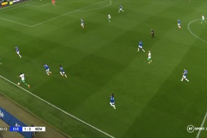 驚艷世界的一球！伊薩克天秀操作軍訓(xùn)對手防線送出完美助攻！