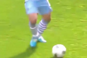 閃電樂隊濟南奧體唱響《強軍戰(zhàn)歌》，泰山隊主場秒變?nèi)f人合唱團