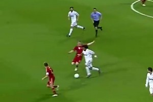 后場游龍！如果伊瓜因不碰這球，馬塞洛C羅將完成一記經(jīng)典進球！