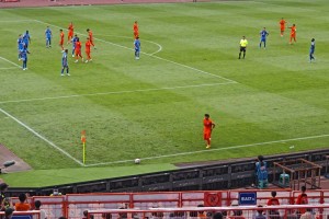 云南玉昆的大力手拋球戰(zhàn)術(shù)，打的申花后防隊(duì)員一臉懵！