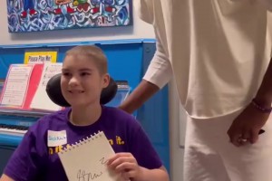 優(yōu)質(zhì)偶像！SGA今日造訪了多倫多的兒童醫(yī)院，與孩子們互動(dòng)！