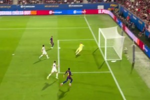 亞馬爾欺負(fù)小孩！科莫小將急的直接上手推了亞馬爾??