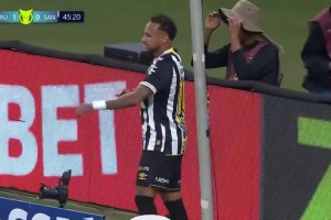 這球居然沒進！內馬爾門前近距離無人盯防射門竟打飛了！