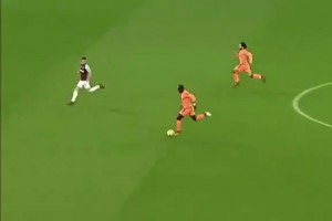 速度流沖擊！薩拉赫和馬內的雙人反擊現(xiàn)在看著還是很享受啊