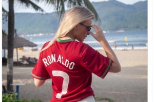 曼聯(lián)女球迷：如果C羅是你的GOAT，請加我，我想看一些東西??