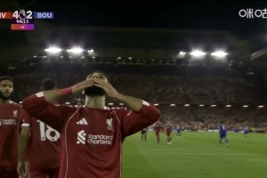 利物浦4-2殺死比賽！薩拉赫禁區(qū)內連續(xù)晃動打門得手！