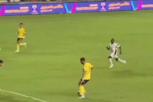 C羅這單車(chē)踩得是真不錯(cuò)??！可惜傳中后點(diǎn)沒(méi)有隊(duì)友包抄