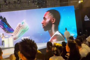 在老媽身邊永遠(yuǎn)是孩子...