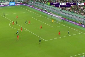 玉昆半場被打花了??塞鳥助攻古加破門，國安3-0領(lǐng)先