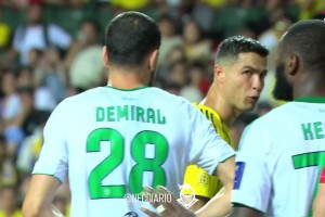 利雅得勝利球迷：C羅告訴本托不要離開球門，但他就是不聽??