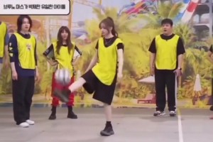 韓國女明星文夏奈爾內(nèi)腳背抽外旋，這種去開紐卡的球我是支持的！