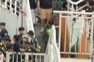 山東泰山隊(duì)6:0北京國(guó)安，北京球迷75分鐘后部分提前退場(chǎng)了