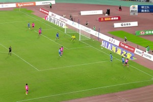 戲?；物w池忠國！瓦科左腳兜射打進自己本場的第三粒進球