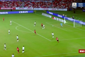 這就是傳承！山東泰山u15梯隊在中超賽場繞場一周慶祝奪冠