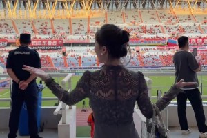 山羊君：禁區(qū)里跳舞了！跳舞了！這是瓦科嗎？這是洛維！