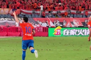 京魯大戰(zhàn)，無(wú)需多言！進(jìn)球后王大雷兩次奔赴半場(chǎng)前來慶祝