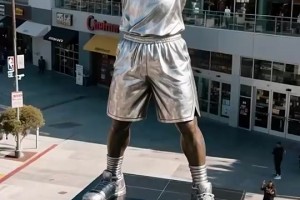 如果湖人為詹姆斯立個(gè)雕像，這個(gè)如何？