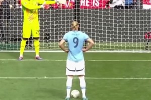 ??奧納納笑嘻嘻的跟哈蘭德玩心理戰(zhàn)！哈蘭德冷靜罰進(jìn)一笑而過(guò)！