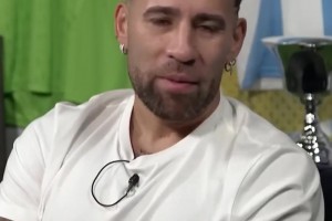 奧塔門迪把梅西紋在了身上，事后梅西發(fā)消息：你丫的瘋了嗎??