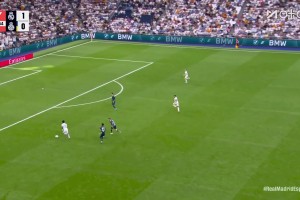 這球沒進(jìn)啊！維尼修斯暴突人球分過橫傳，姆巴佩錯失良機(jī)