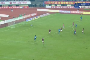 擴(kuò)大比分！宿遷隊(duì)胡顥瑀中路遠(yuǎn)射發(fā)生折線，門(mén)將反應(yīng)不及