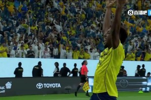 對(duì)手回傳送禮！科曼沖刺奔襲臥射破門(mén)！勝利2-0再下一城！