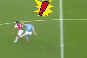 哈蘭德沖刺對抗薩利巴，仿佛撞上了一堵墻！