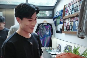 謝文能社媒：來到朋友球衣店，想起了我在魯能足校的童年美好回憶