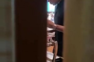 李小恒社媒：?? 在 Vako 努力工作的時(shí)候享用一些葡萄