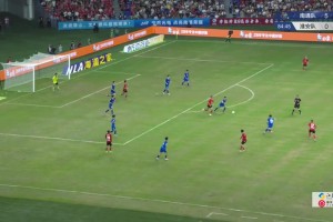 ??太頑強(qiáng)了！這一次極限的門線救險(xiǎn)，體現(xiàn)了淮安隊(duì)不服輸?shù)木? >
                                        </div>
                                    </div>
                                    <div   id=