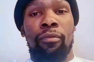 夸爽了！此前KD做客追夢的播客，追夢花式吹捧讓KD合不攏嘴！