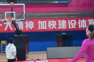 李夢(mèng)這大體格子觀感！三分訓(xùn)練命中率是真高?。? >
                                        </div>
                                    </div>
                                    <div   id=