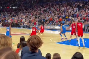 謝潑德這防守真是白給！SGA擋拆專門找他打，輕松投進(jìn)！