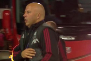 薩拉赫替補！維爾茨首發(fā)！利物浦抵達(dá)球場迎戰(zhàn)法蘭克福！