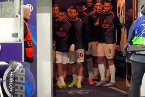 有梅老板那范兒了！實(shí)拍：勞塔羅率領(lǐng)國(guó)米眾將出場(chǎng)??