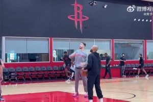 火箭需要你！申京練罰球，芬尼-史密斯在場邊做恢復(fù)腳踝訓(xùn)練