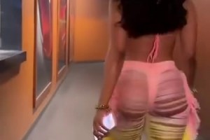 這是被榨干了？克萊開季狀態(tài)不佳，女友馬冬梅身材炸裂！