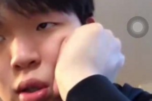 引爭(zhēng)議！中式幽默？楊瀚森此前連線于嘉：吃飯睡覺打比賽打PS5！