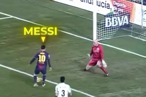 足壇首次！裁判忍受不了梅西殘暴戲耍對(duì)手，判罰盤帶犯規(guī)??