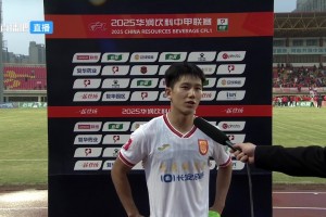 向余望：重慶！中超回來了??！哦不對，中超！重慶回來了！