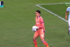 大意了啊??！巴甲門將被老六偷雞成功